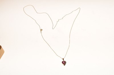 Lot 48 - Heart shaped pendant