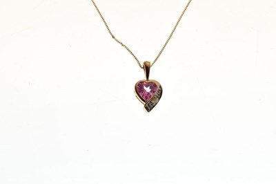 Lot 48 - Heart shaped pendant