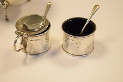 Lot 173 - Quantity of silver items to include, George VI silver cream jug and jug, napkin rings, etc