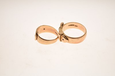 Lot 33 - Two 9ct gold buckle rings