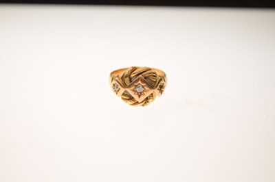 Lot 25 - 18ct gold and diamond ring