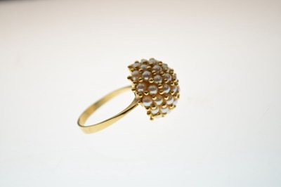 Lot 6 - Yellow metal and cultured pearl bombe ring