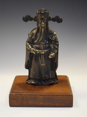 Lot 279 - Chinese bronze figure