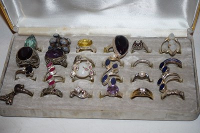 Lot 103 - Collection of mainly silver rings