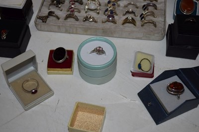 Lot 103 - Collection of mainly silver rings