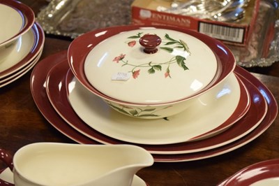 Lot 603 - Part Wedgewood 'Mayfield' pattern dinner service