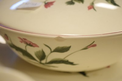 Lot 603 - Part Wedgewood 'Mayfield' pattern dinner service
