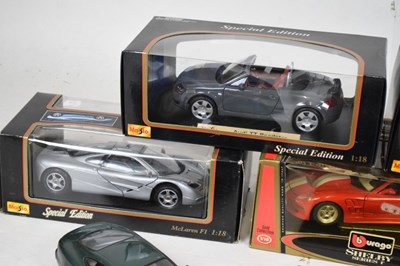 Lot 323 - Quantity of 1/18 scale Maisto & Burago diecast model cars