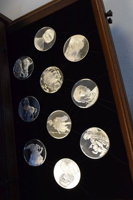Lot 146 - John Pinches cased set of fifty Leonardo Da Vinci silver ingots