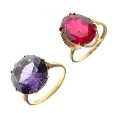 Lot 31 - 9ct gold ring set synthetic oval cut ruby