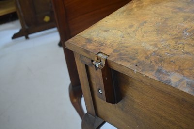 Lot 582 - Queen Anne design figured walnut side table and an en-suite chest of drawers