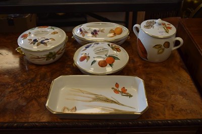 Lot 485 - Quantity of Royal Worcester 'Wild Harvest' and other oven to tableware