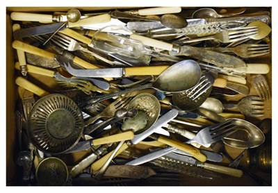 Lot 484 - Quantity of plated cutlery etc