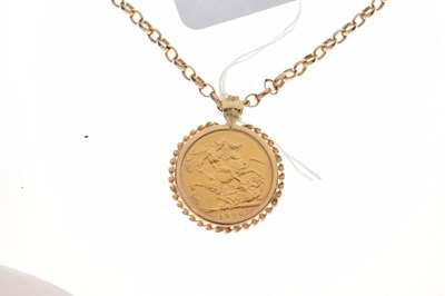Lot 83 - Sovereign 1900 in yellow metal pendant mount