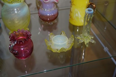 Lot 314 - Assorted coloured glassware