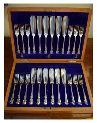 Lot 733 - Cased set of silver plated fish cutlery