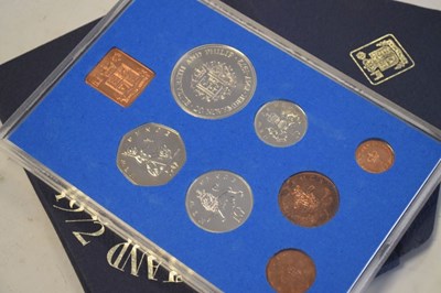 Lot 124 - Quantity of Coins, banknotes and coin magazines
