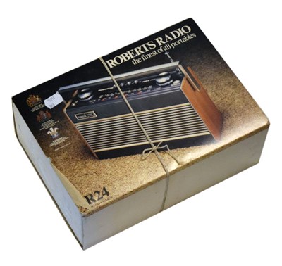 Lot 498 - Vintage Roberts transistor radio