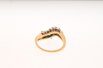 Lot 12 - 18ct gold twenty-one stone diamond cluster ring