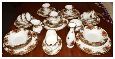 Lot 606 - Quantity of Royal Albert 'Old Country Roses' pattern tableware