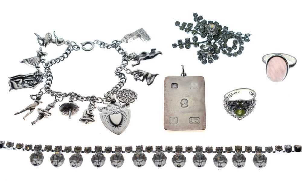 Lot 98 - Quantity of mainly costume jewellery