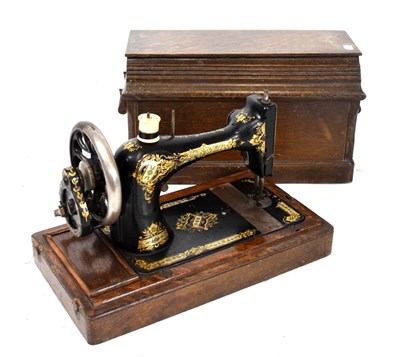 Lot 510 - Singer sewing machine R275124 (1902)