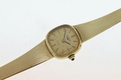 Lot 65 - Longines - Lady's 14ct gold bracelet quartz watch