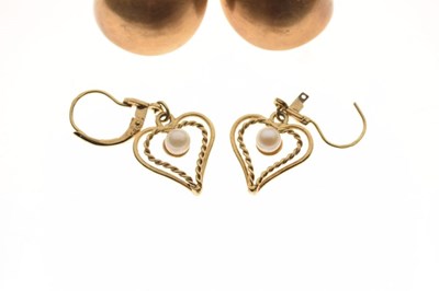 Lot 81 - Pair of 9ct hoop earrings and pearl earrings