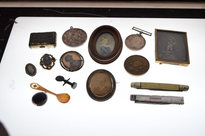 Lot 216 - Quantity of objects of virtue