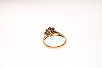 Lot 37 - 9ct gold diamond cluster ring
