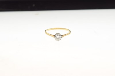 Lot 3 - 18ct yellow metal solitaire diamond ring