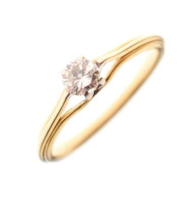 Lot 28 - '18ct' yellow metal diamond single stone ring, 0.2ct approx