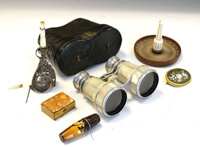 Lot 236 - Cased mother-of-pearl opera glasses