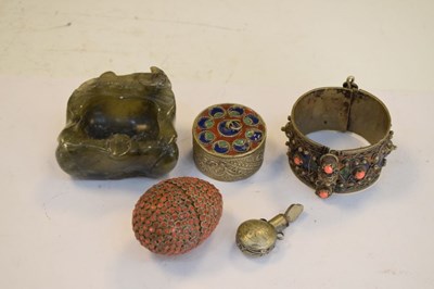 Lot 284 - Spinach jade ashtray decorated with a dragon, Tibetan egg and three pieces of Middle Eastern jewellery