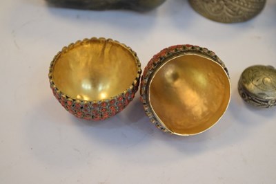 Lot 284 - Spinach jade ashtray decorated with a dragon, Tibetan egg and three pieces of Middle Eastern jewellery