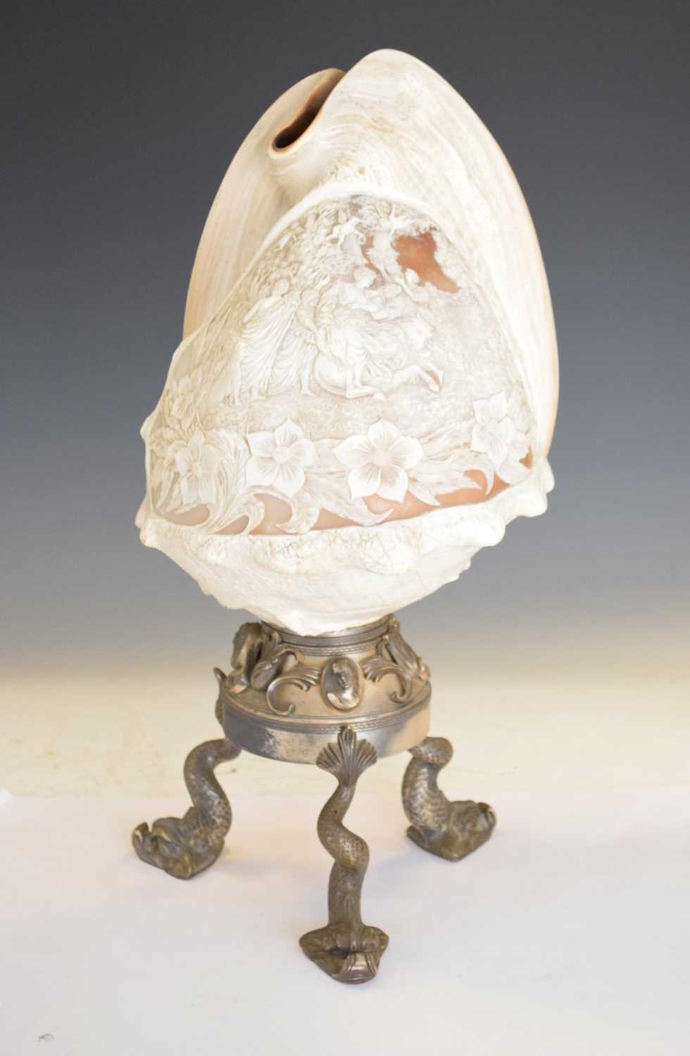 Lot 157 - Cameo carved conch shell lamp