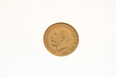 Lot 107 - Coins - George V gold sovereign, 1911