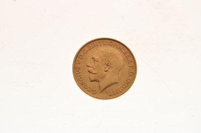 Lot 108 - Coins - George V gold sovereign, 1912