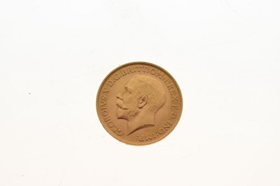 Lot 115 - Coins - George V gold sovereign, 1913