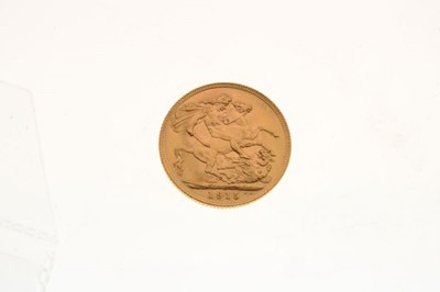 Lot 117 - Coins - George V gold sovereign, 1915
