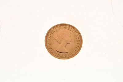Lot 118 - Coins - Elizabeth II gold sovereign, 1966