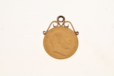 Lot 106 - Coins - George V gold sovereign, 1910 with soldered mount