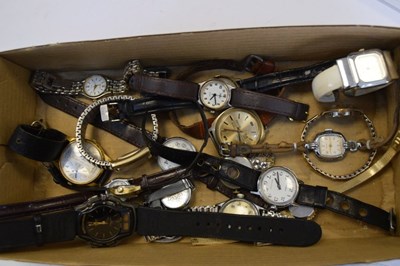 Lot 90 - Quantity of fashion watches