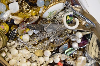 Lot 52 - Quantity of costume jewellery