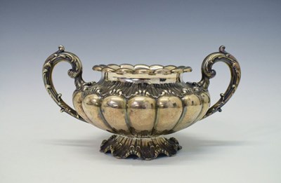 Lot 106 - William IV melon-shaped silver sugar bowl, 450g