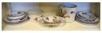 Lot 691 - Quantity of Evesham tableware