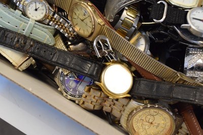 Lot 89 - Quantity of fashion watches