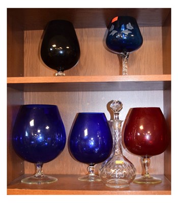 Lot 536 - Quantity of 20th Century coloured glass, etc