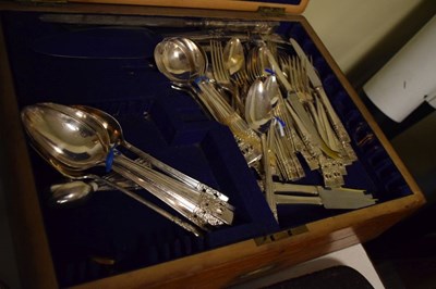 Lot 684 - Quantity of assorted silver-plated wares