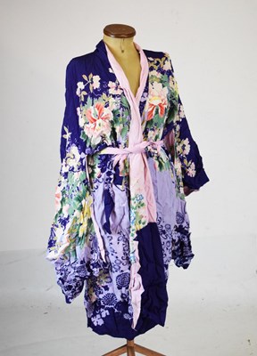 Lot 743 - Printed silk kimono